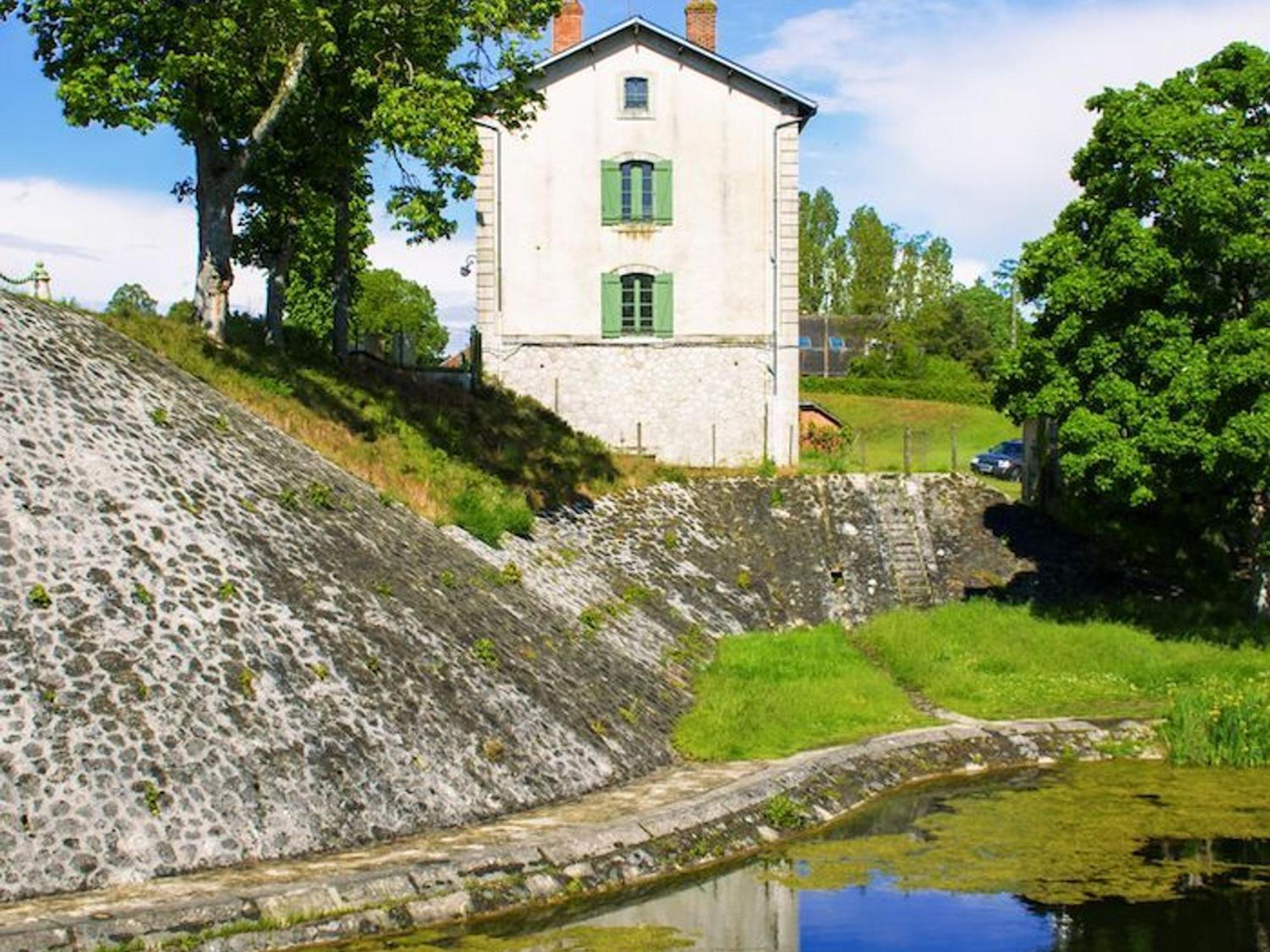 Gite D'Etape Sur Le Pont-Canal De Briare - Fr-1-590-454 Bed & Breakfast Luaran gambar